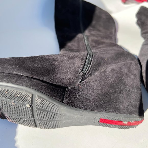 Prada  suede black boots zipper on the sides size 38 - Picture 4 of 8